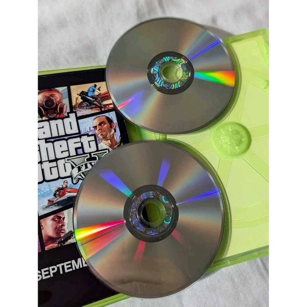 Grand Theft Auto IV & Episodes From Liberty City Complete (XBOX ONE & XBOX 360)